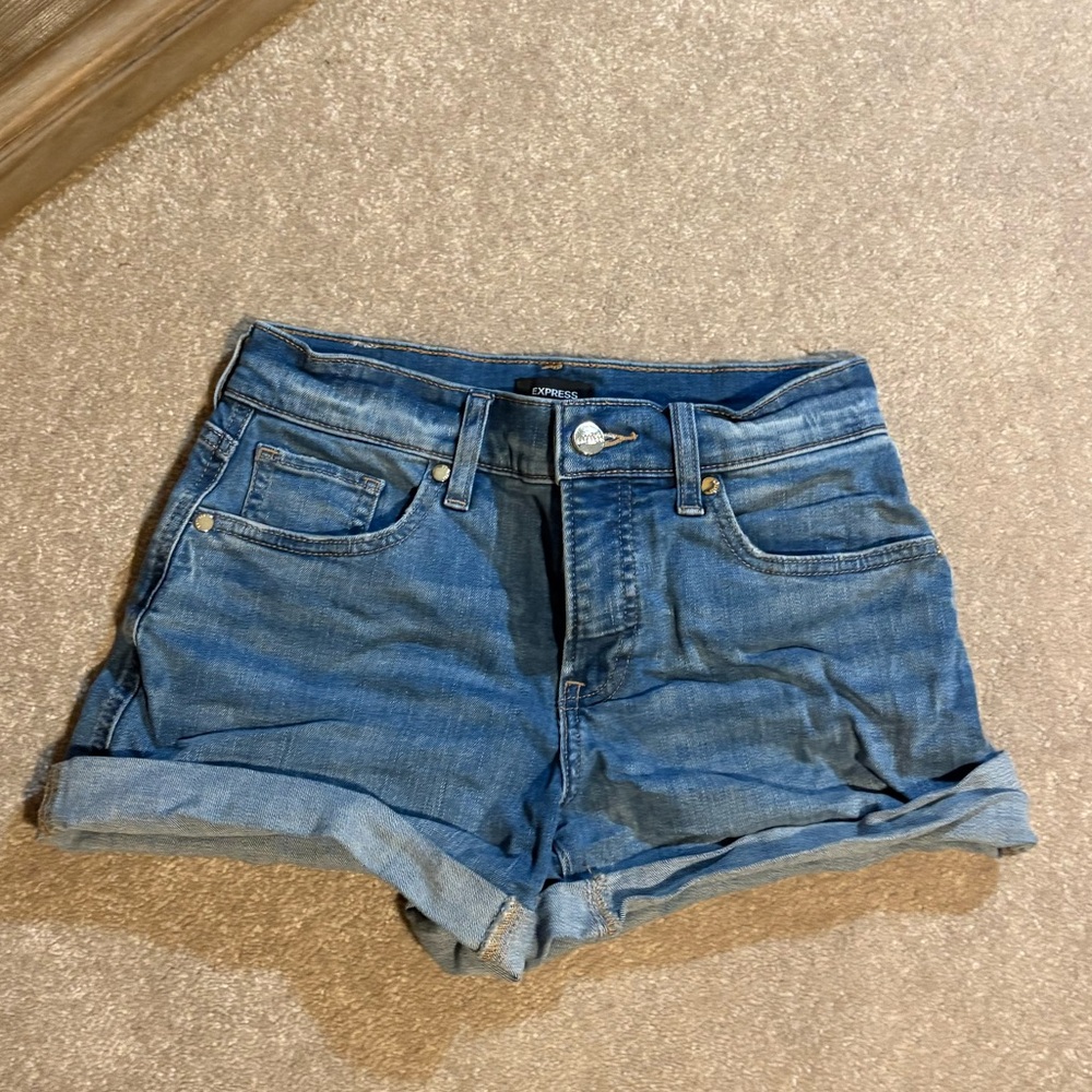 Medium Wash Blue Denim Express Women's Jean Shorts Shortie size 00 Mid Rise